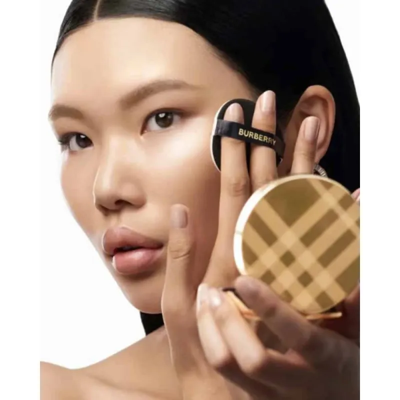 Burberry Ultimate Glow Cushion Foundation 14g - 30 Light Warm
