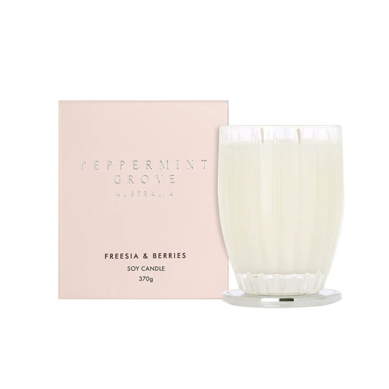 Peppermint Grove-Freesia & Berries Soy Candle 370g